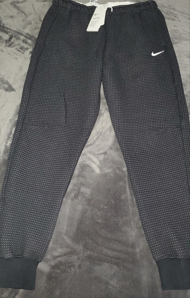 Brand new Nike tech pack - Picture 1 of 2